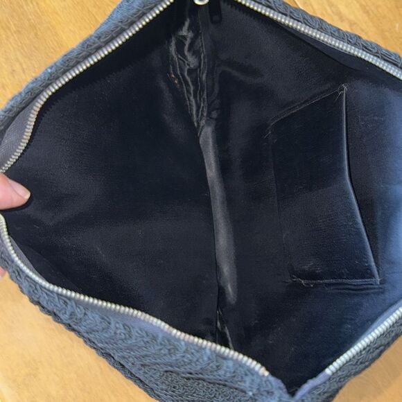 Large vintage crocheted clutch - Picture 6 of 7